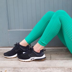 Contender Laser Cut 7/8 Tight